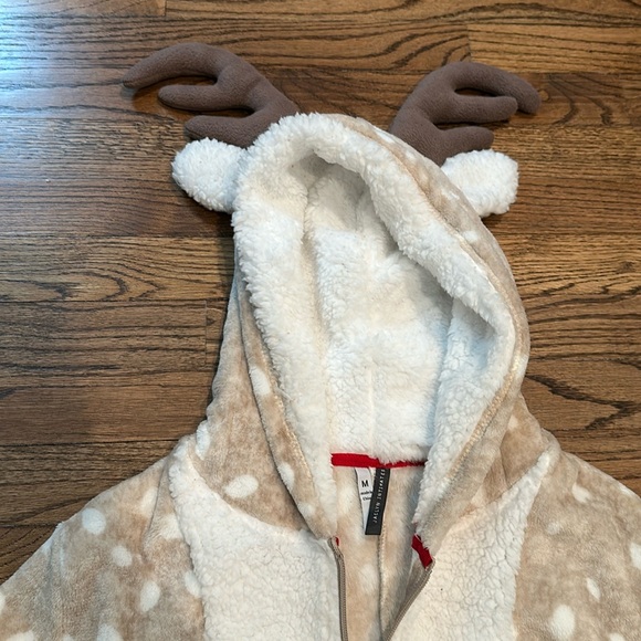 JACYLN INTIMATES- deer onesie. Size M - Picture 3 of 10
